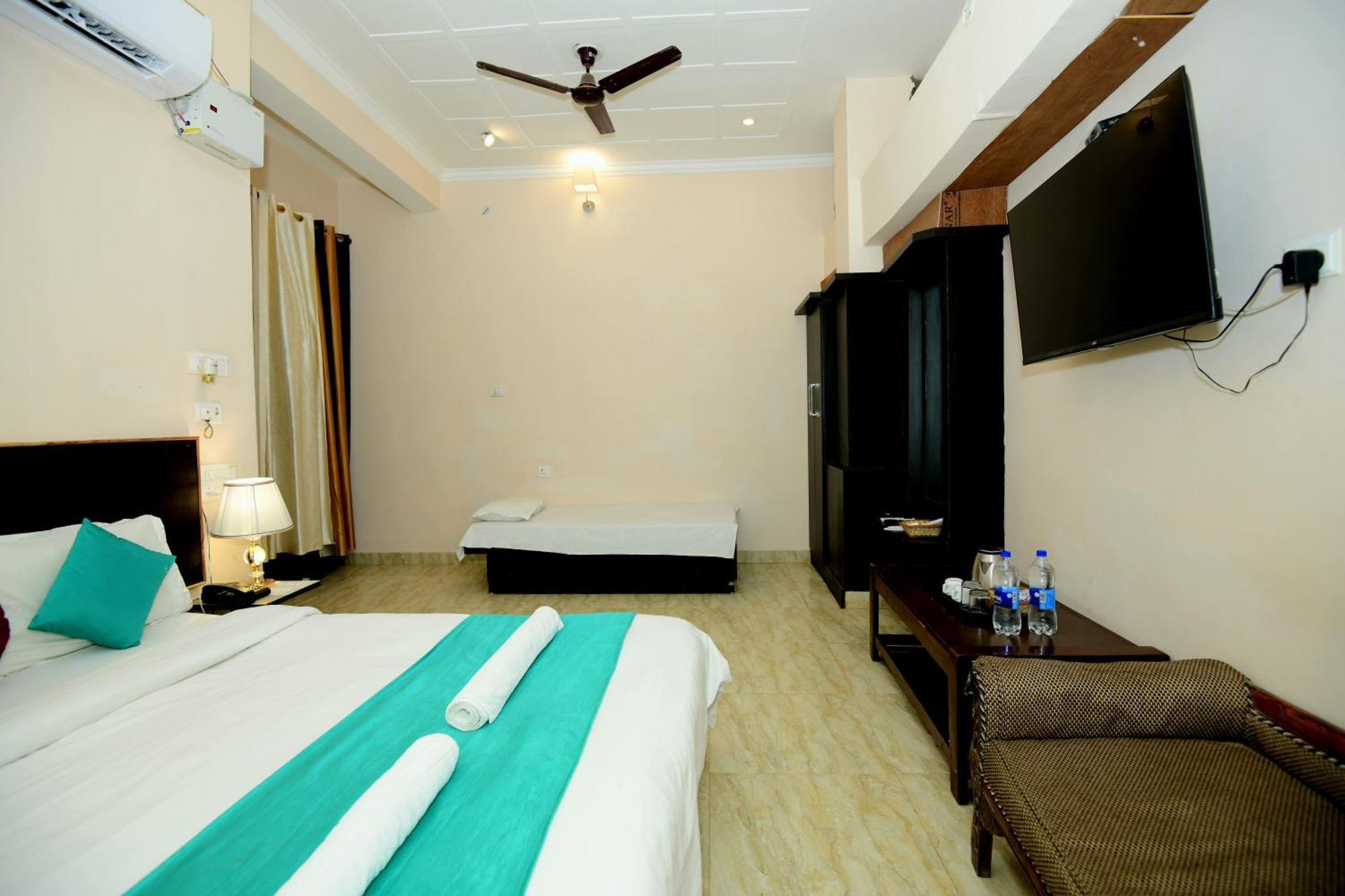 Ap Palace Hotel, Ayodhya Exterior photo