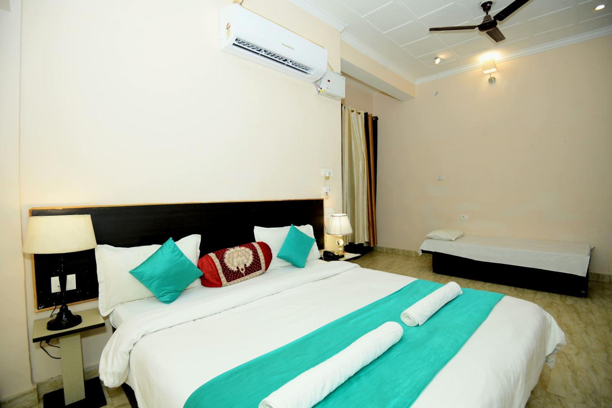 Ap Palace Hotel, Ayodhya Exterior photo