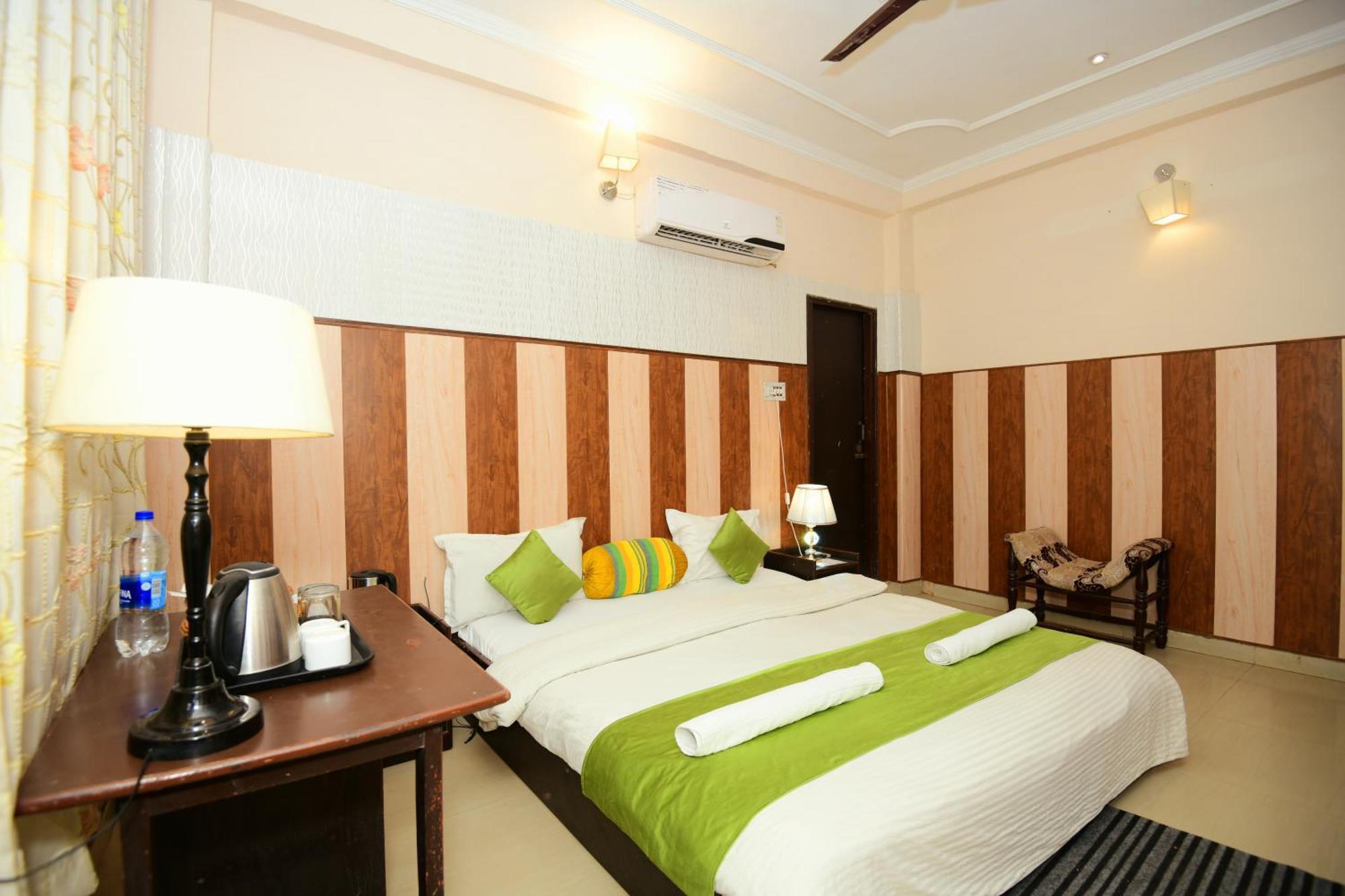 Ap Palace Hotel, Ayodhya Exterior photo