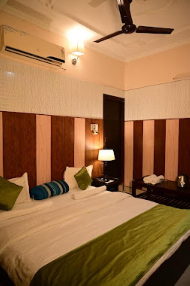 Ap Palace Hotel, Ayodhya Exterior photo